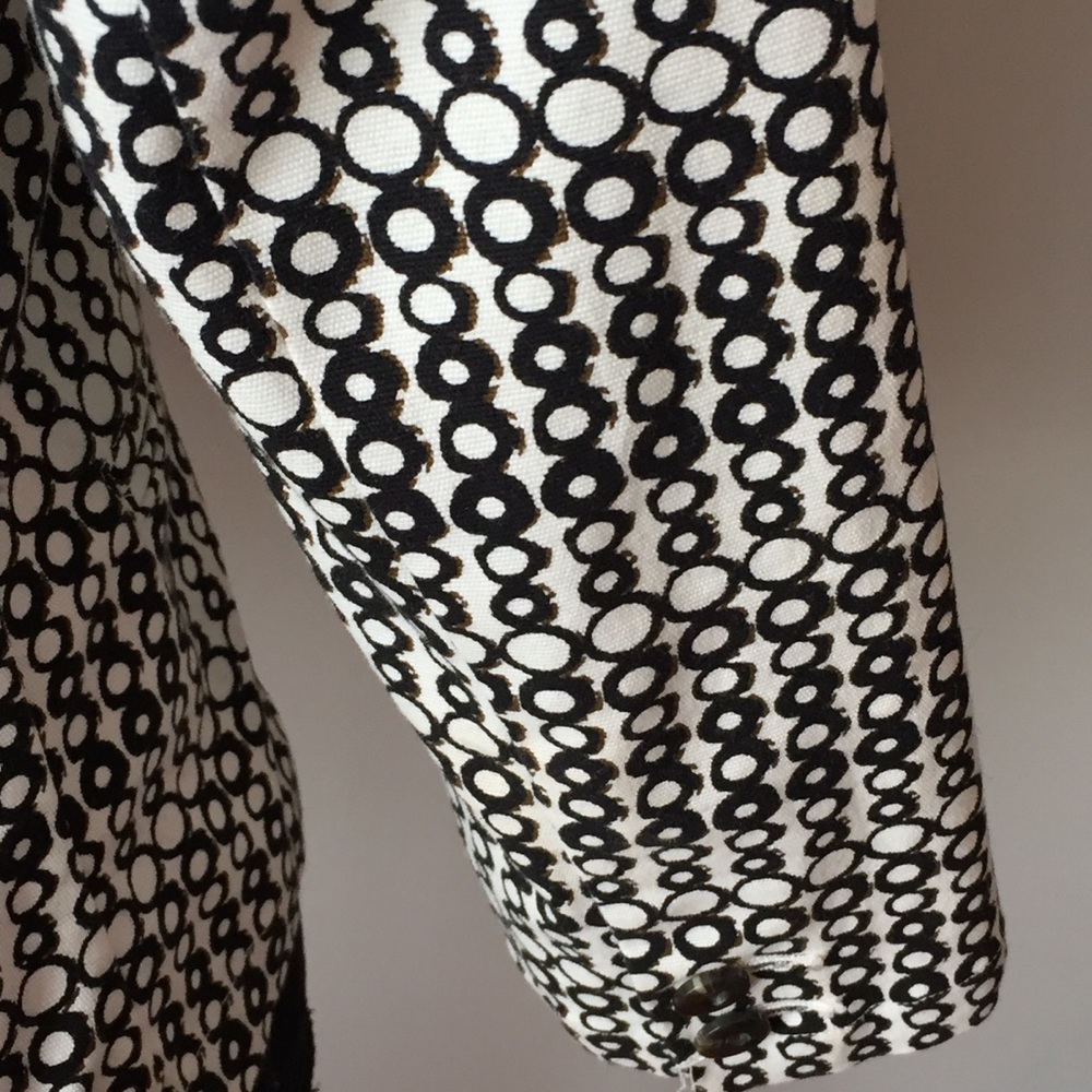 CAbi Black and White Blazer. Size 2. “Like New” - Picture 4 of 7